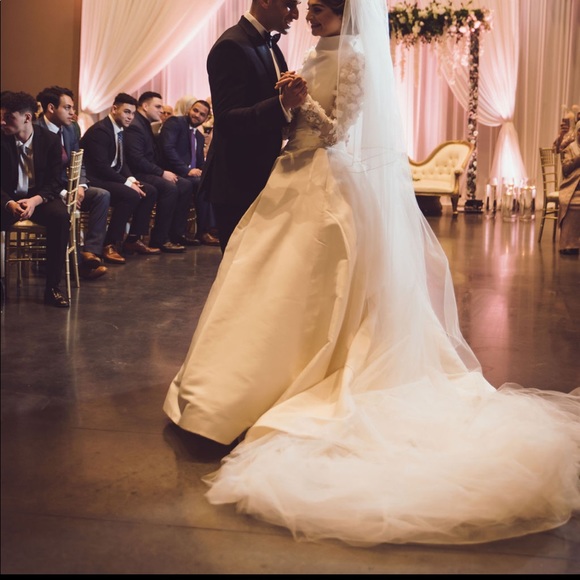 Wedding dress - Picture 6 of 6